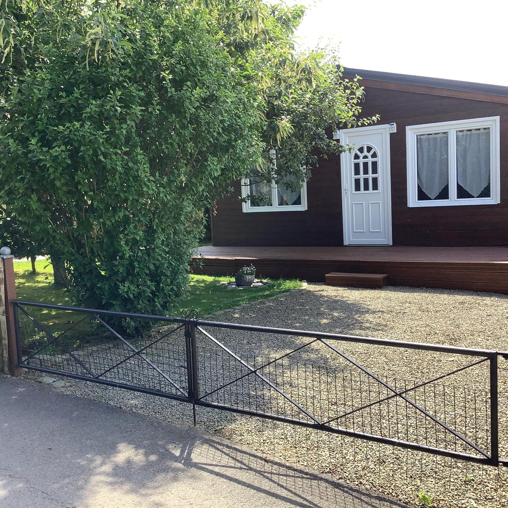 Chalet Charmant Monika Avec Piscine Yvoir Luaran gambar
